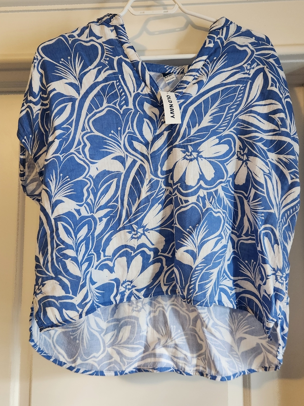 Old Navy Blue & White Floral V-Neck Tunic Linen Top